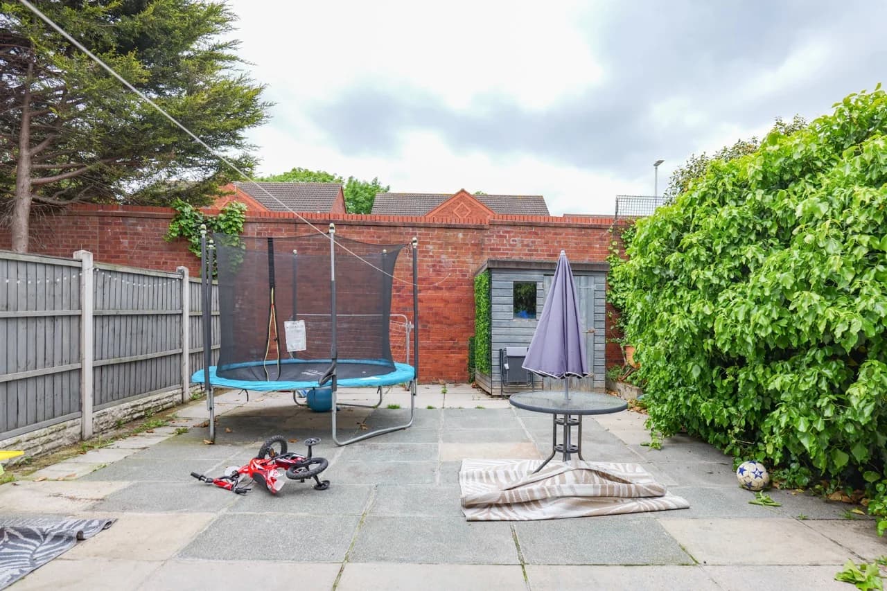 property photo 17 of 18