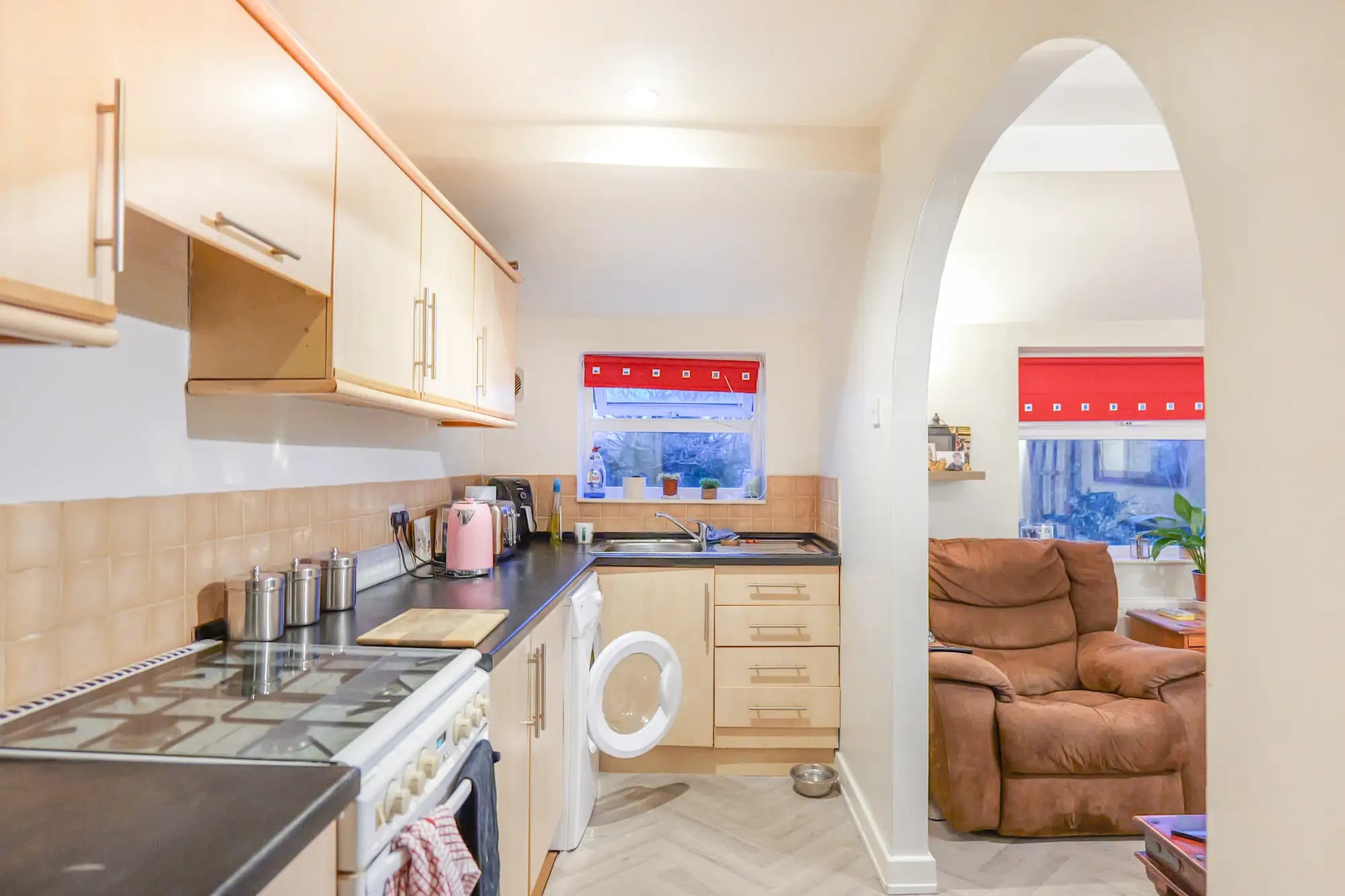 property photo 4 of 25