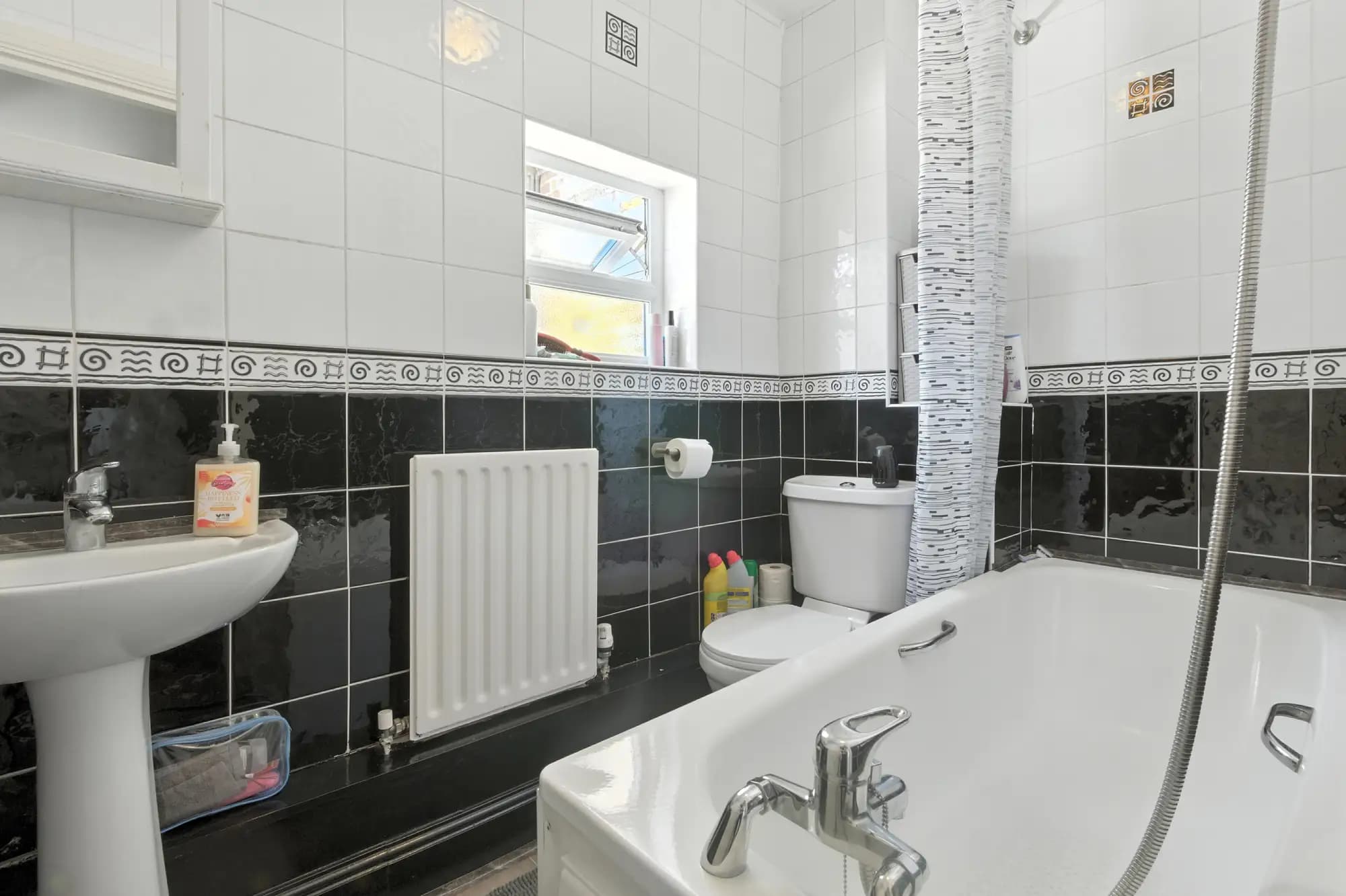 property photo 9 of 19