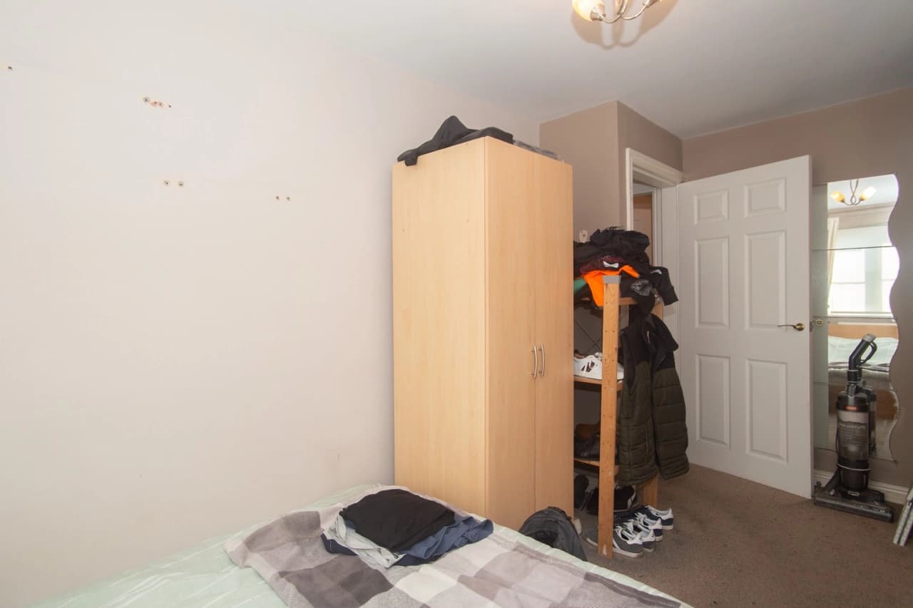 property photo 12 of 16