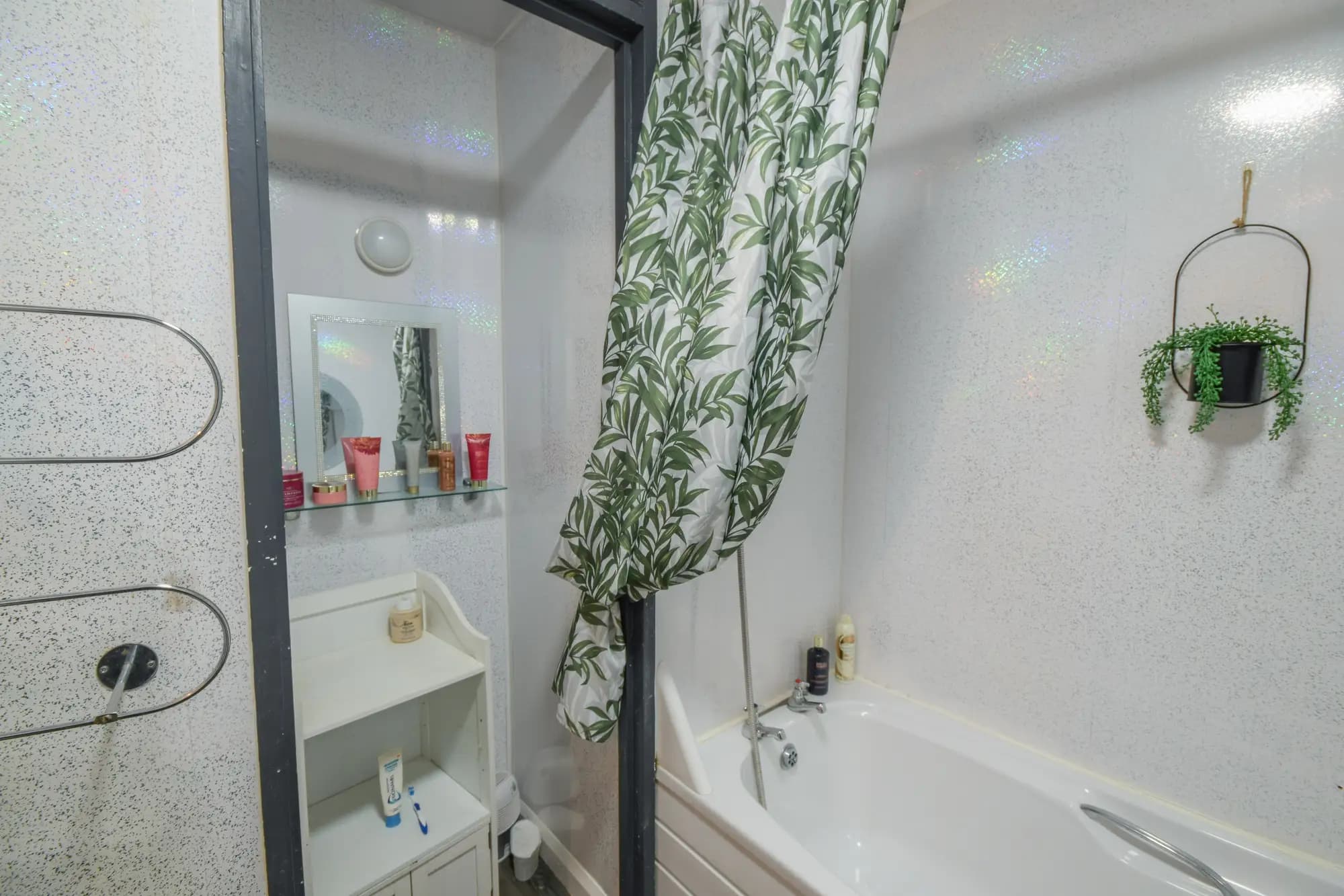 property photo 6 of 15