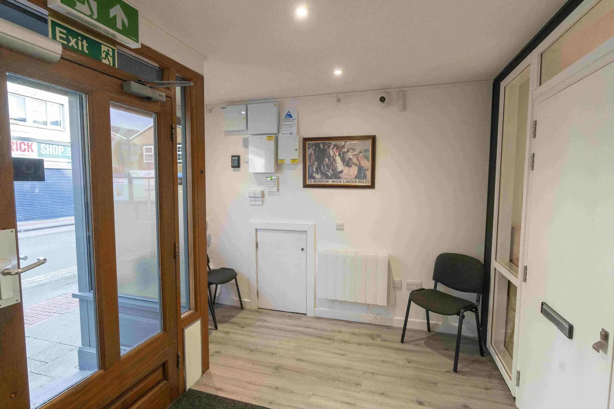 property photo 9 of 23