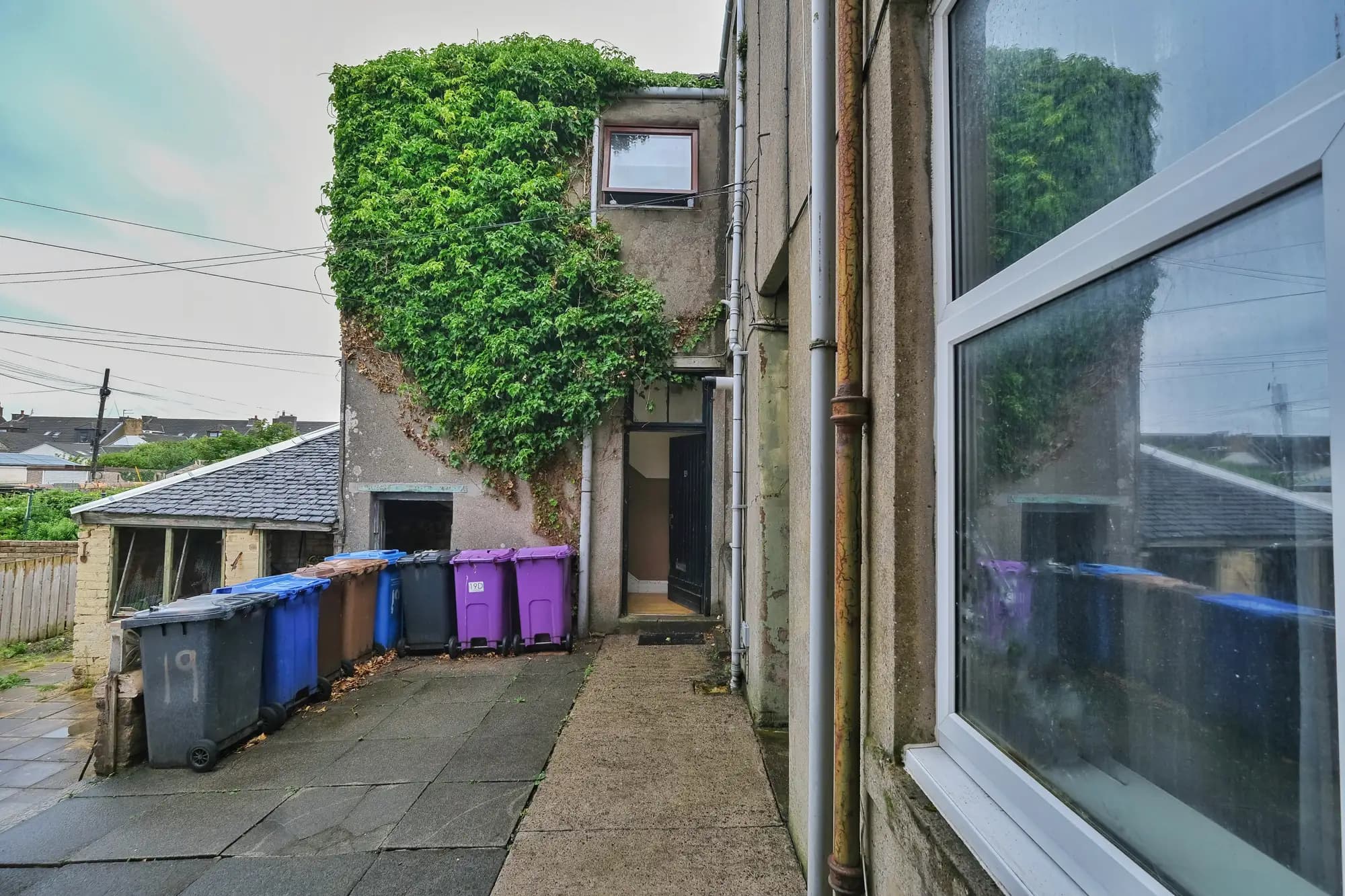 property photo 23 of 27