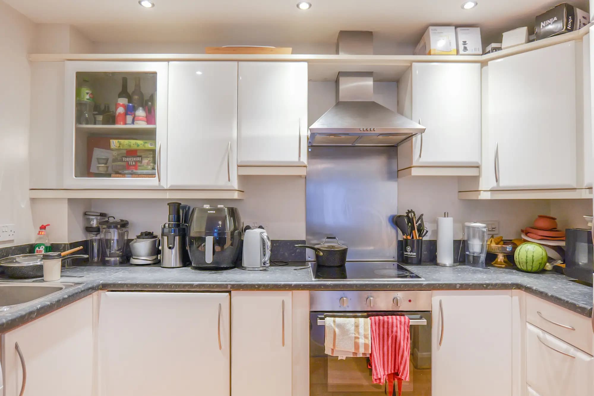 property photo 5 of 15