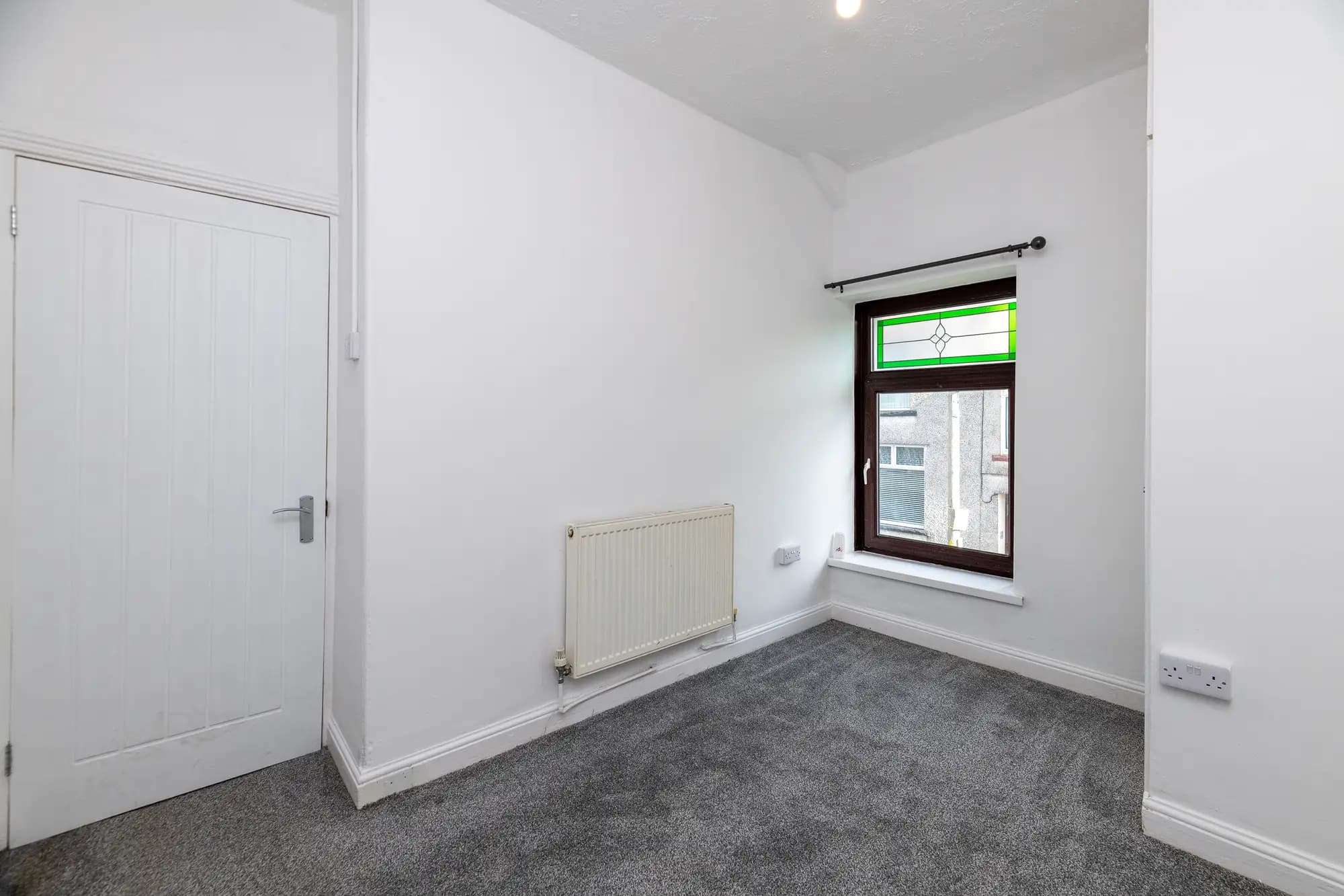 property photo 13 of 17