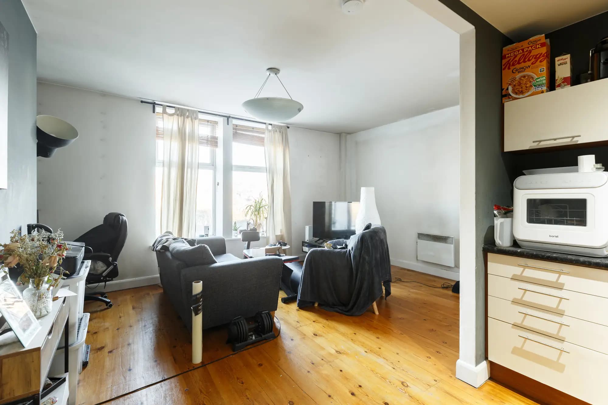 property photo 5 of 12