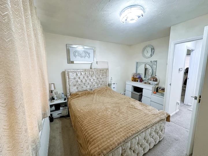 property photo 10 of 15