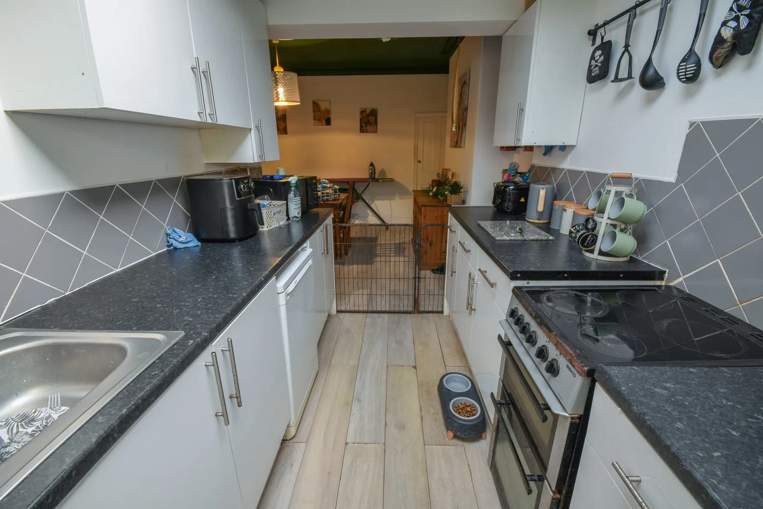 property photo 4 of 18