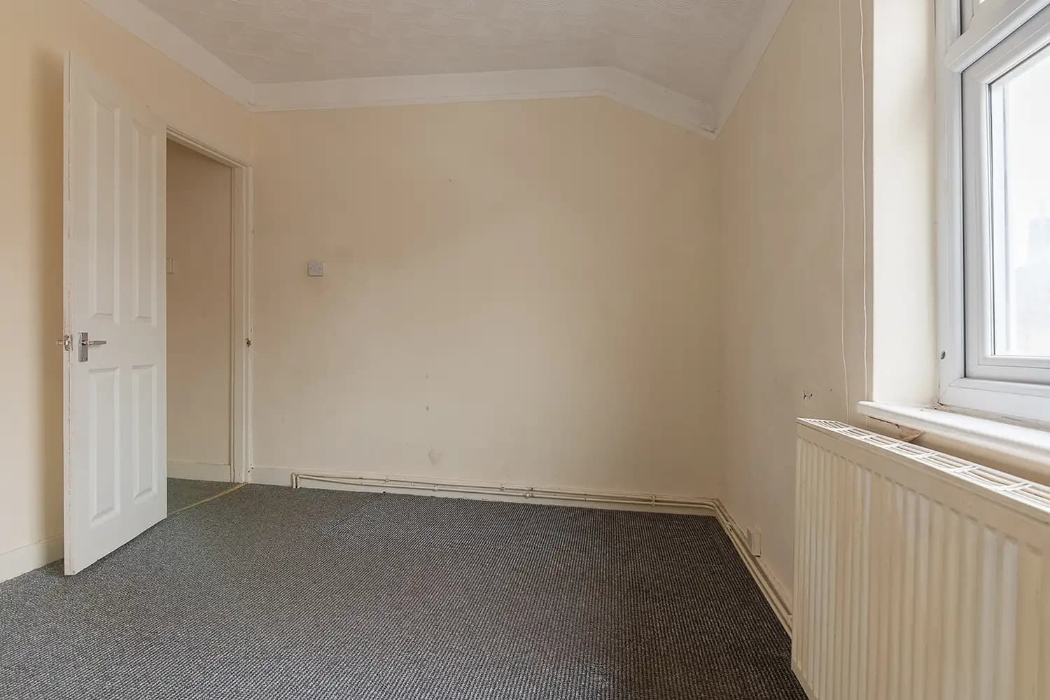 property photo 14 of 28