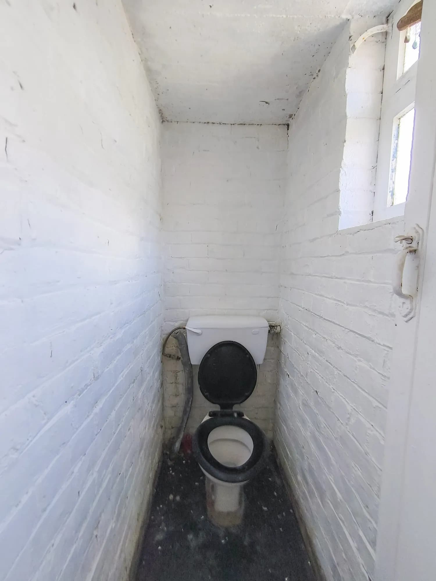 property photo 7 of 16