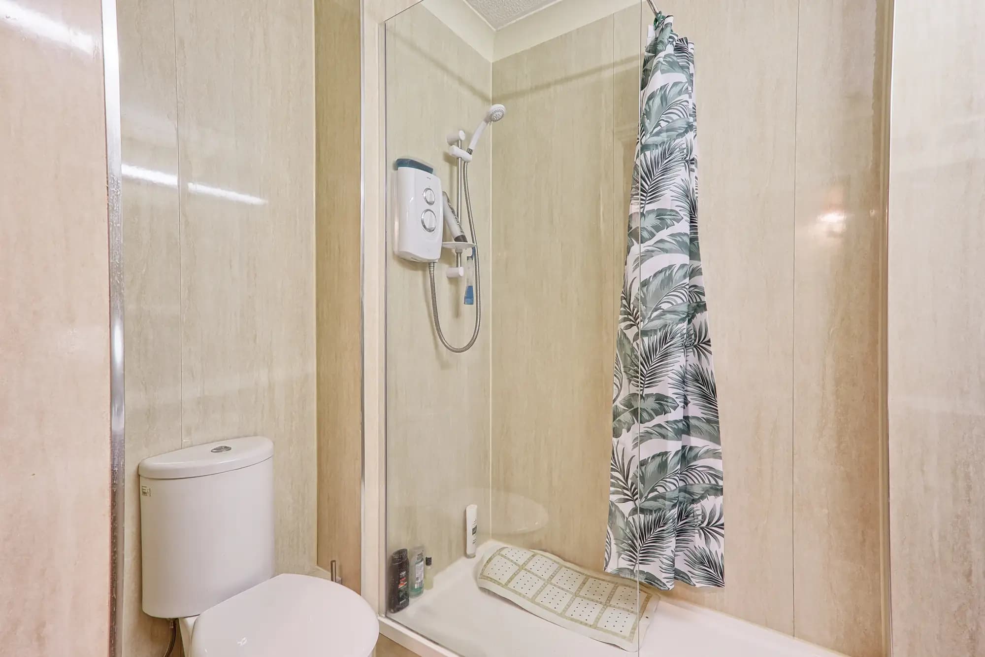 property photo 7 of 17