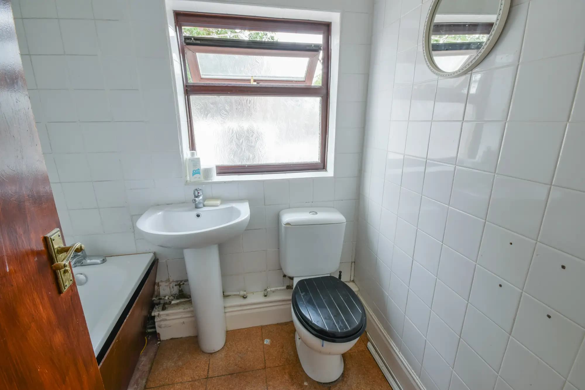 property photo 7 of 16