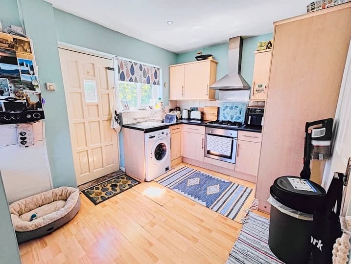property photo 6 of 19