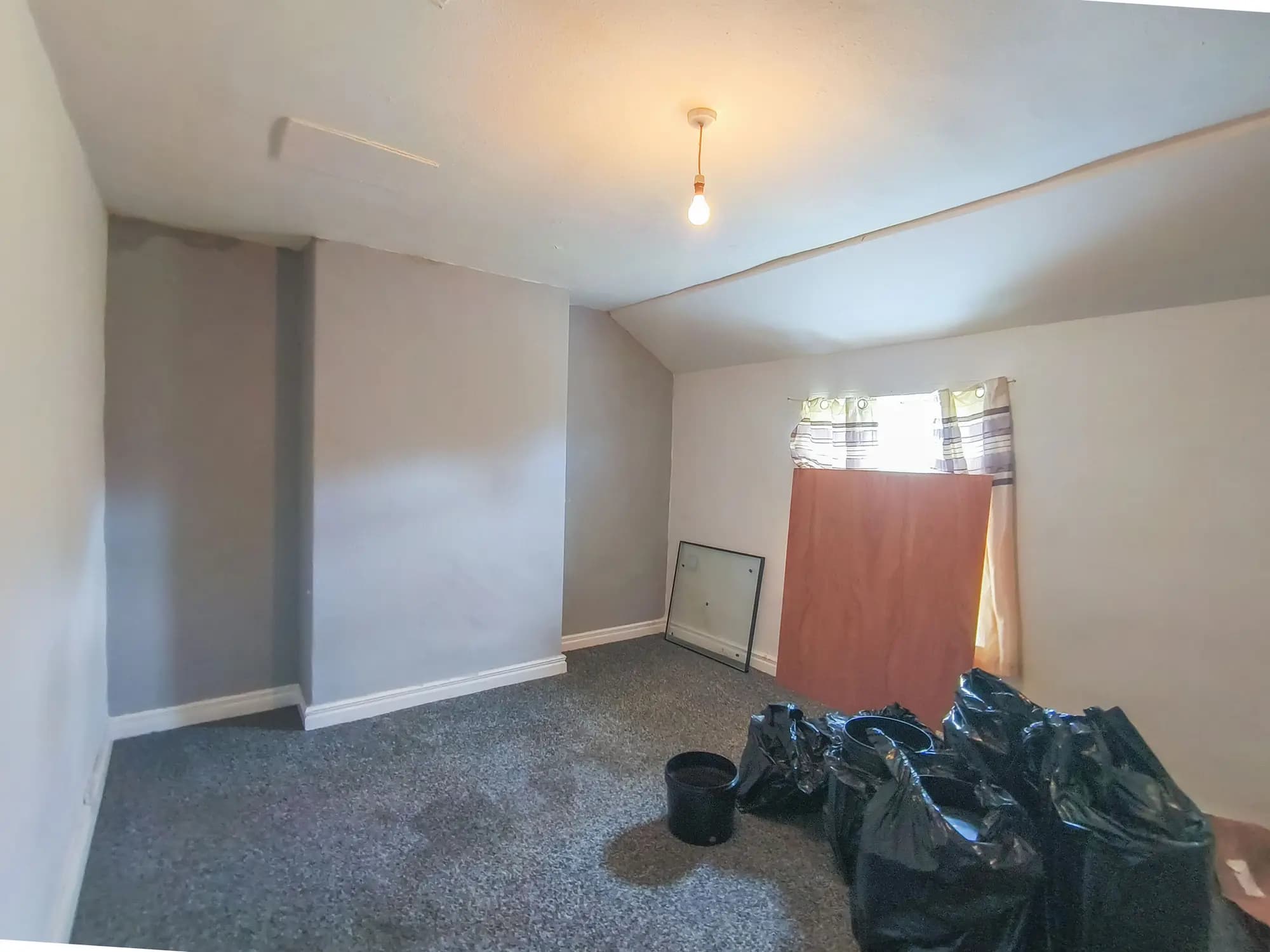 property photo 9 of 15