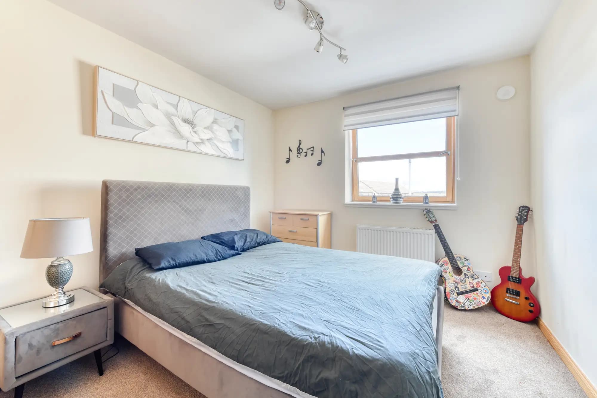 property photo 18 of 28