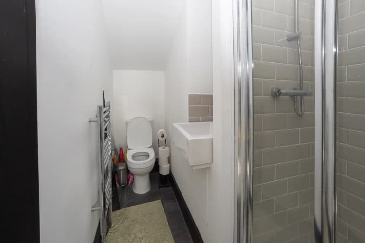 property photo 10 of 18