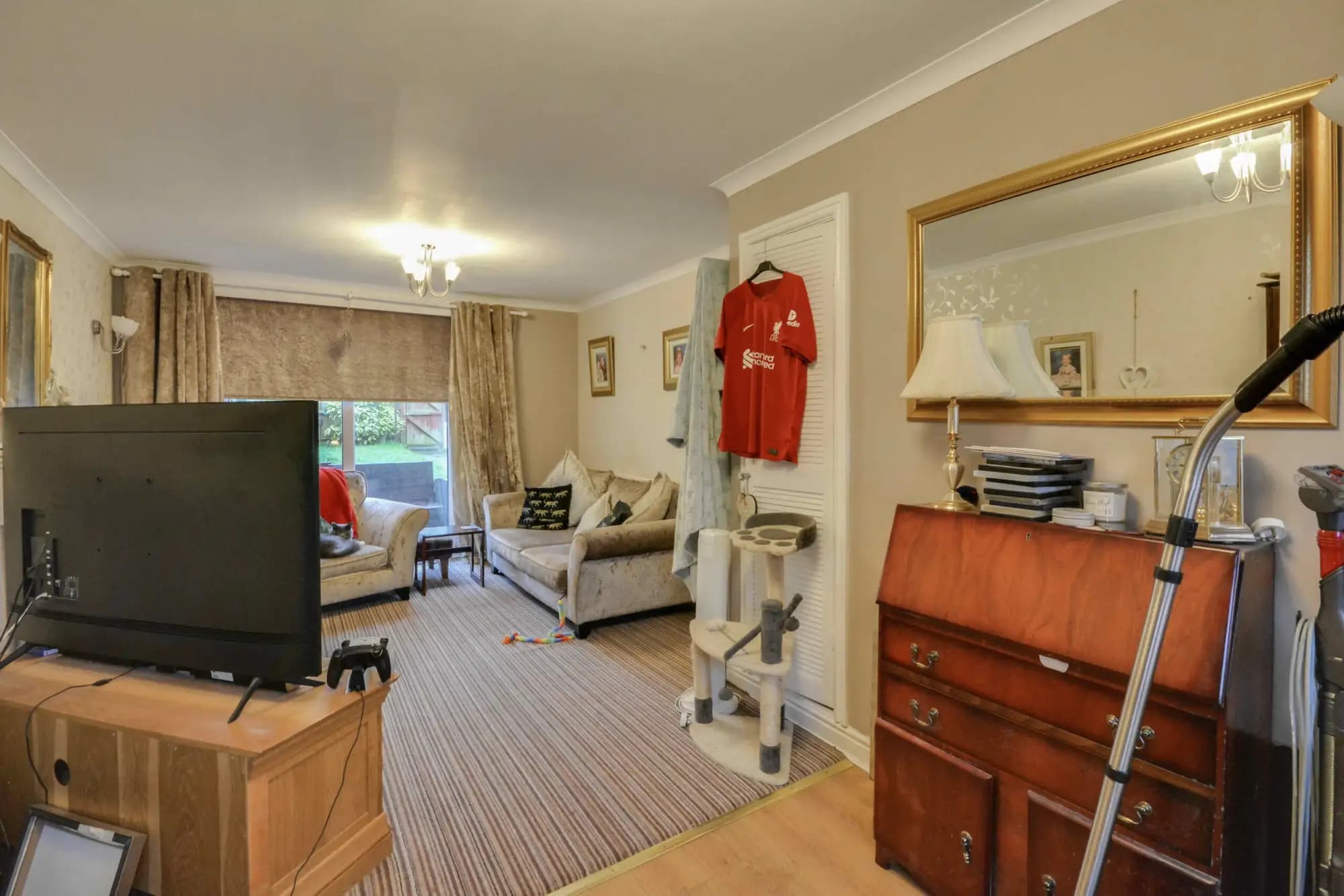 property photo 5 of 20