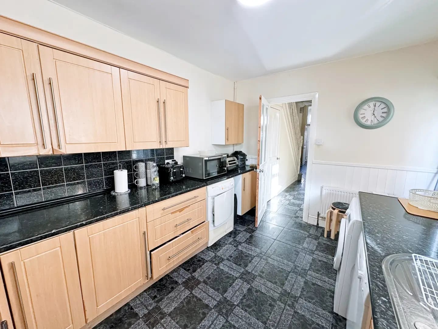 property photo 9 of 30