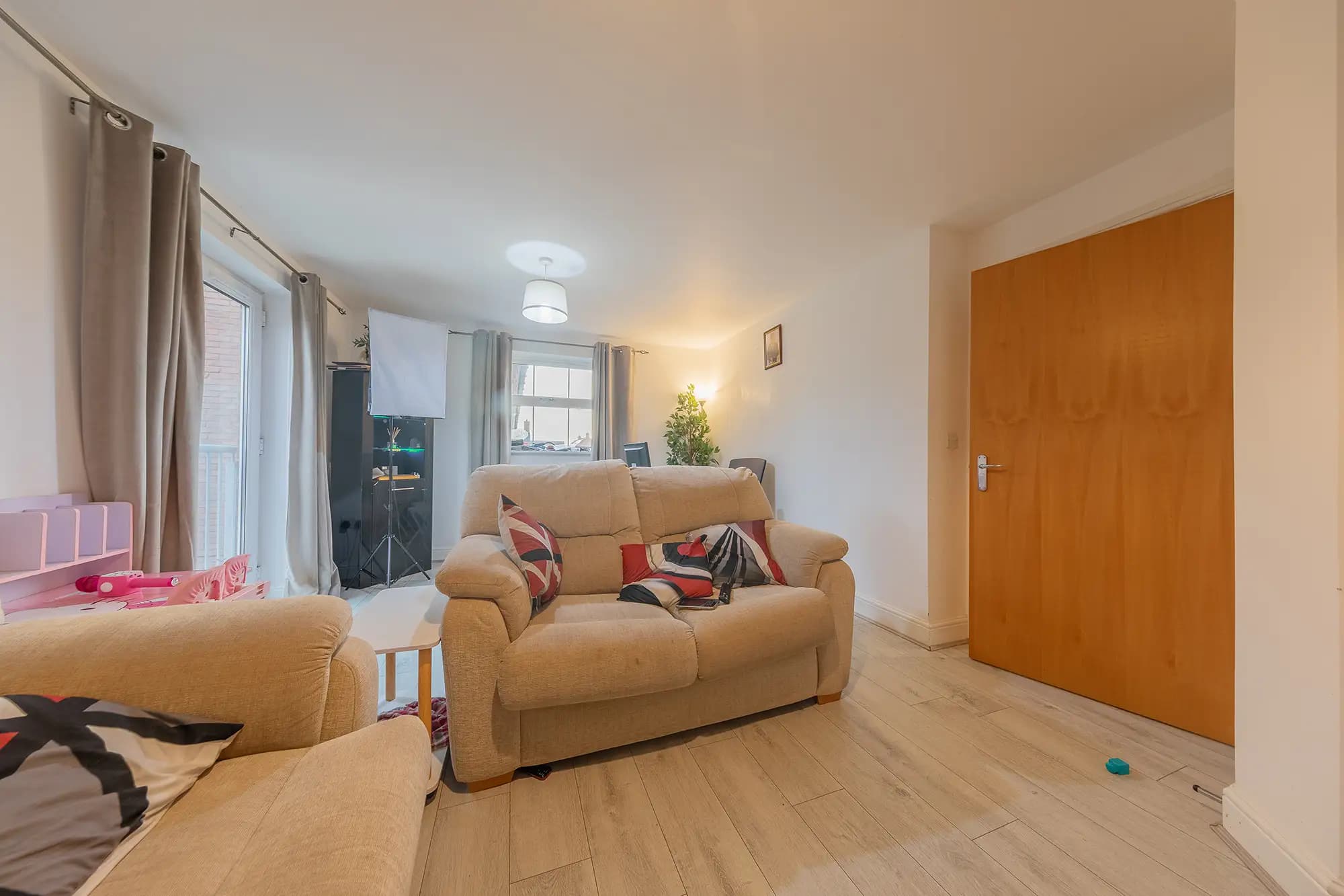 property photo 4 of 26