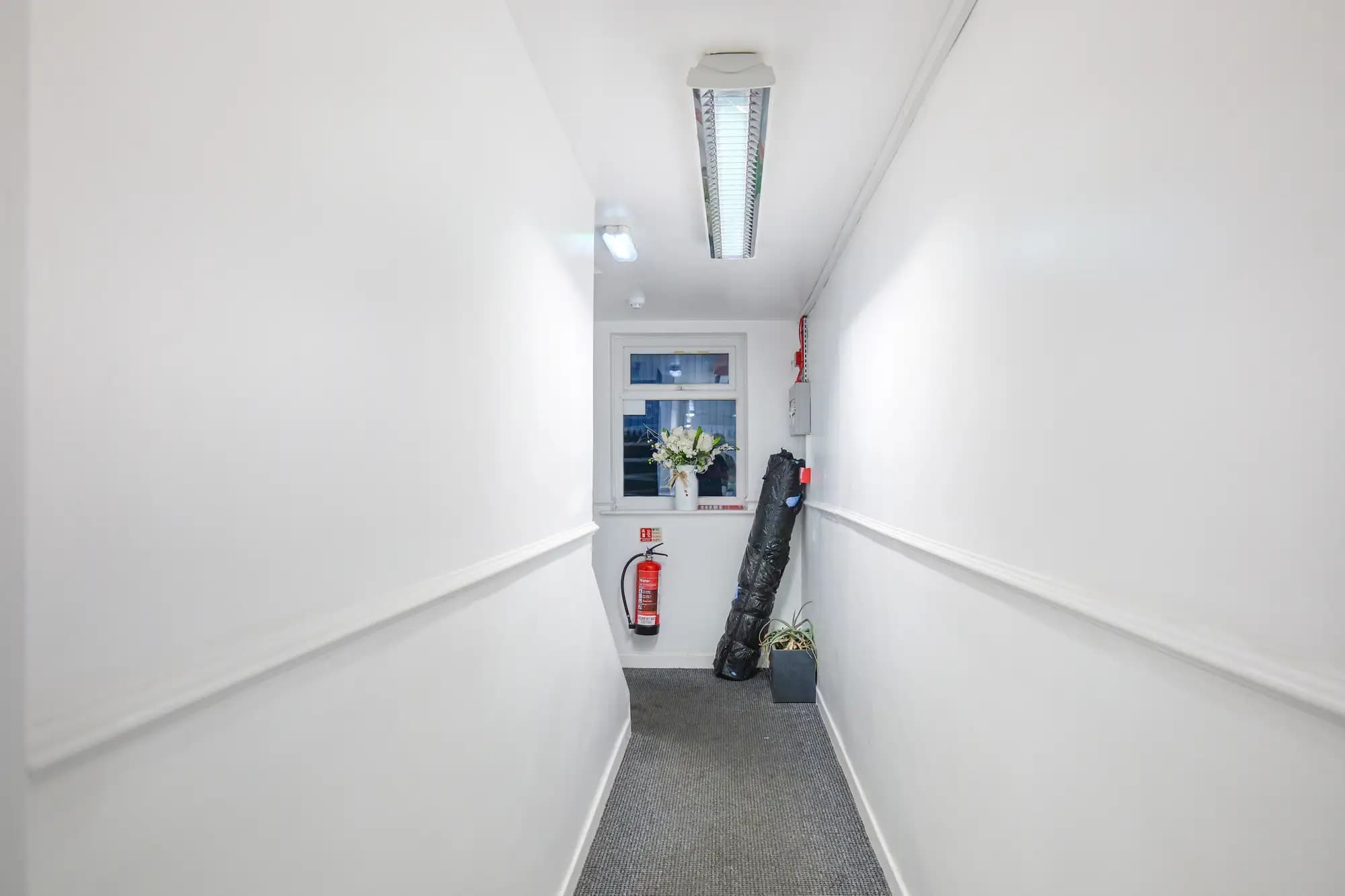 property photo 13 of 28