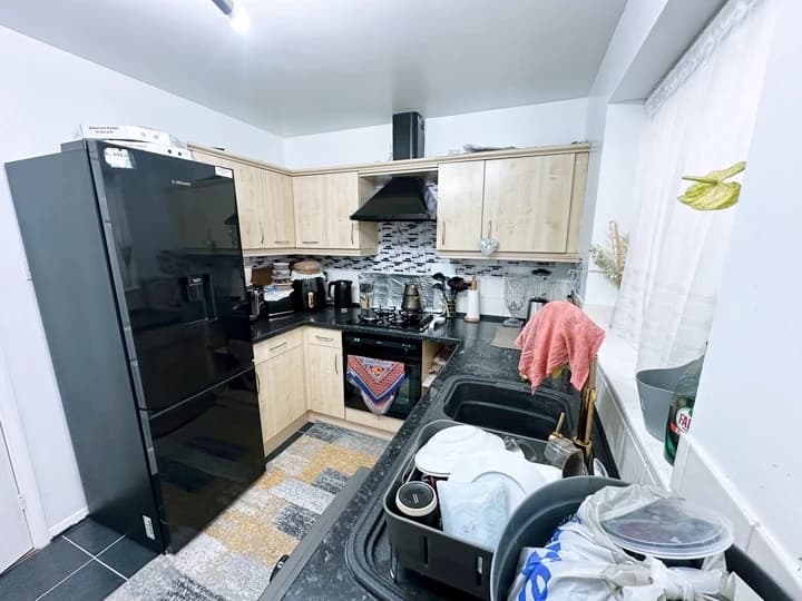 property photo 5 of 15