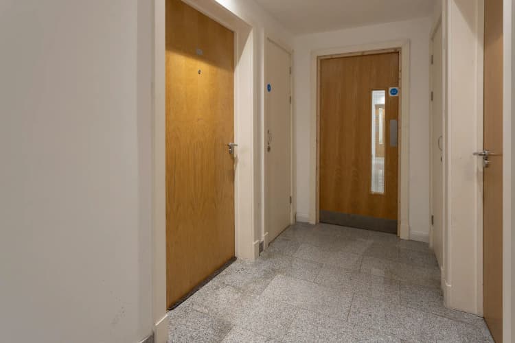 property photo 13 of 21