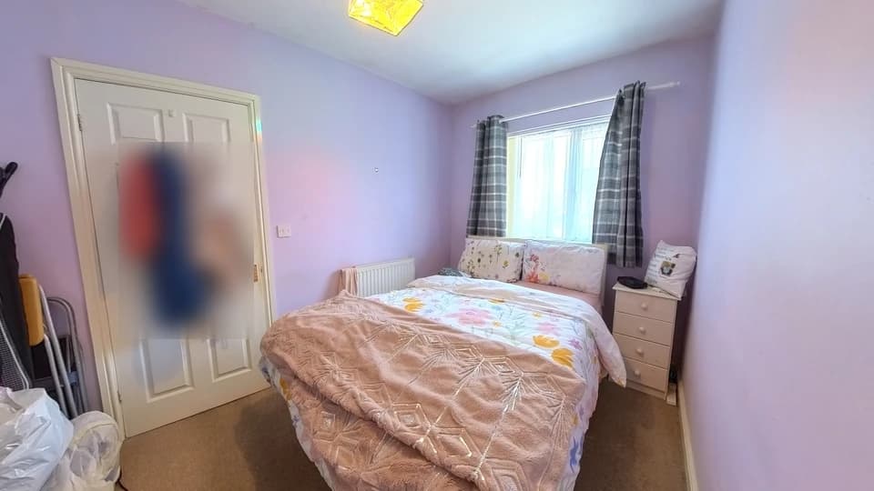 property photo 11 of 17