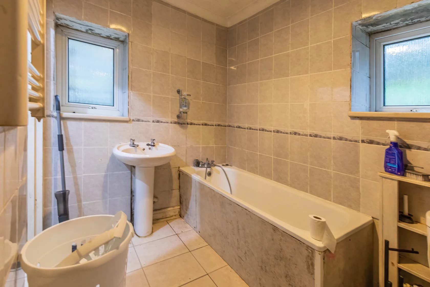 property photo 8 of 17