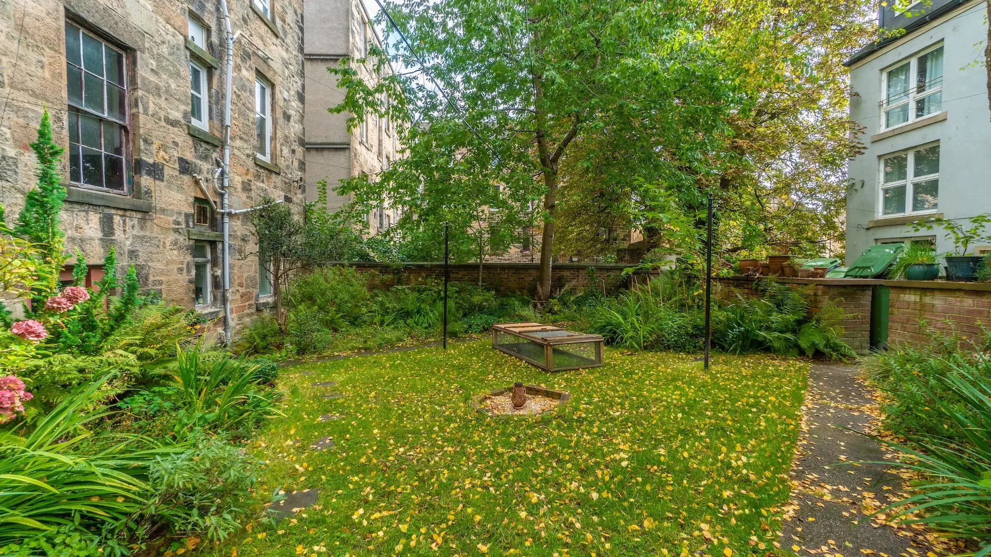 property photo 16 of 19