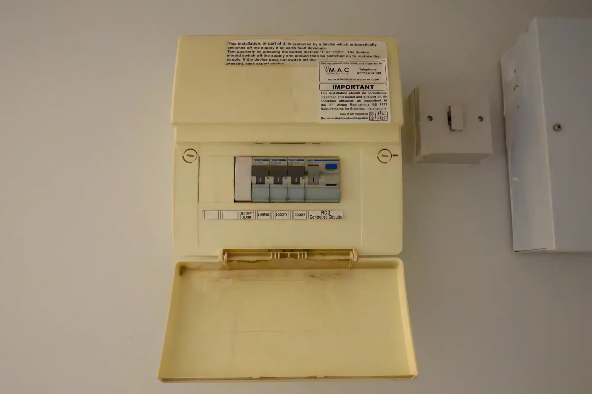 property photo 14 of 18