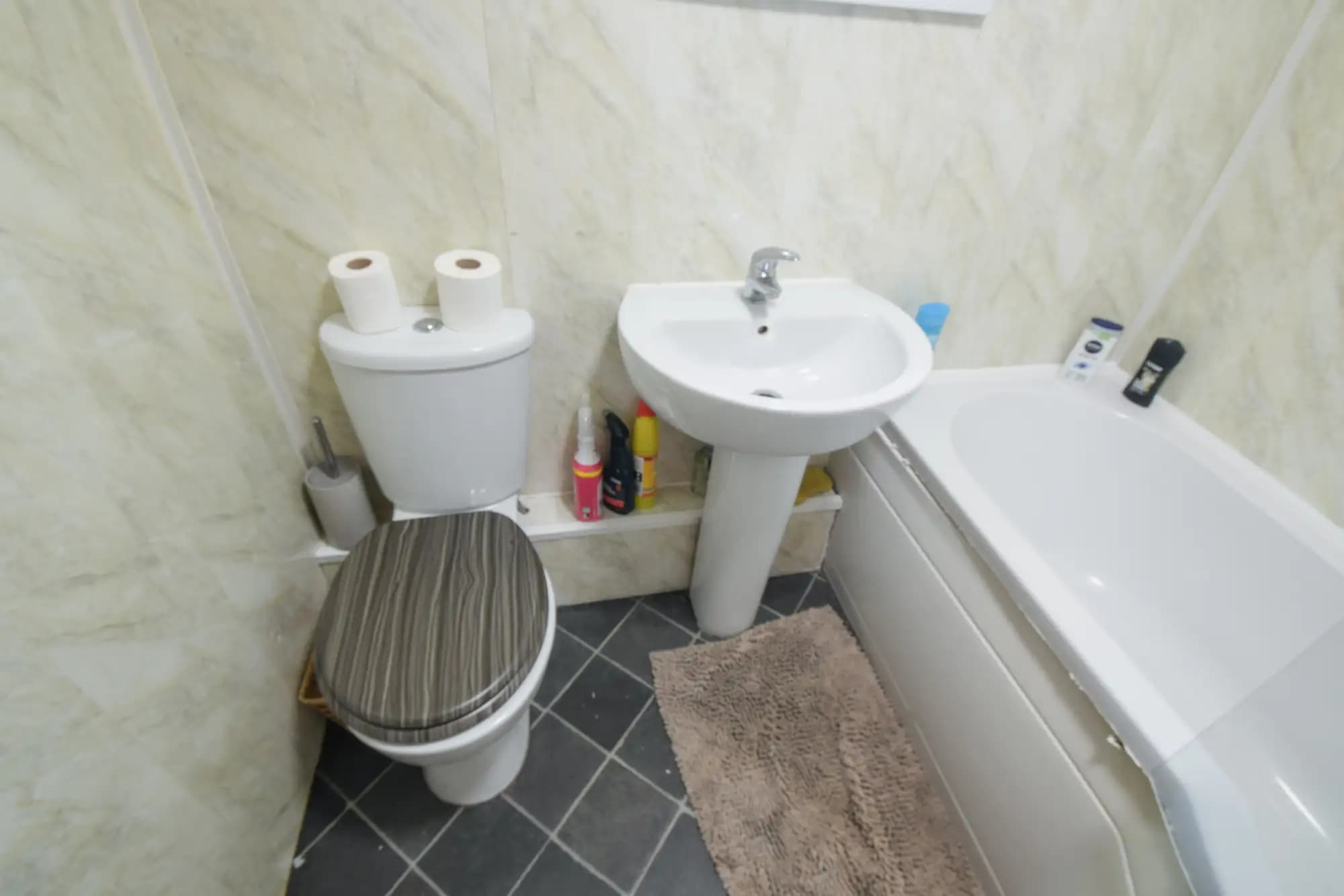 property photo 8 of 16