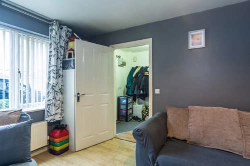 property photo 4 of 17
