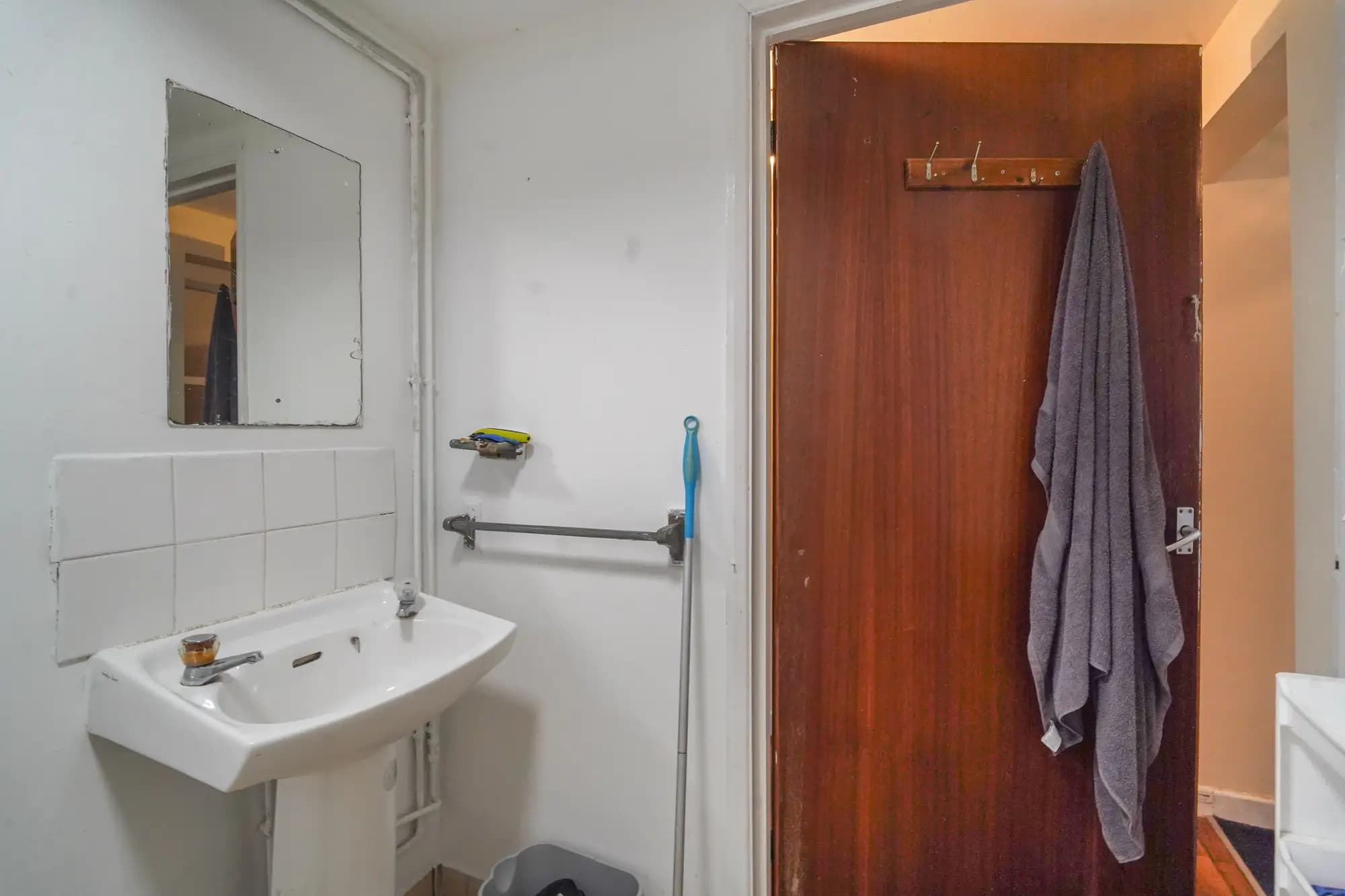 property photo 7 of 15