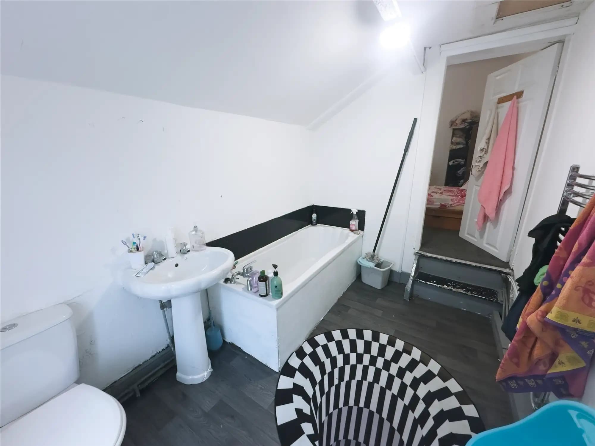 property photo 8 of 24