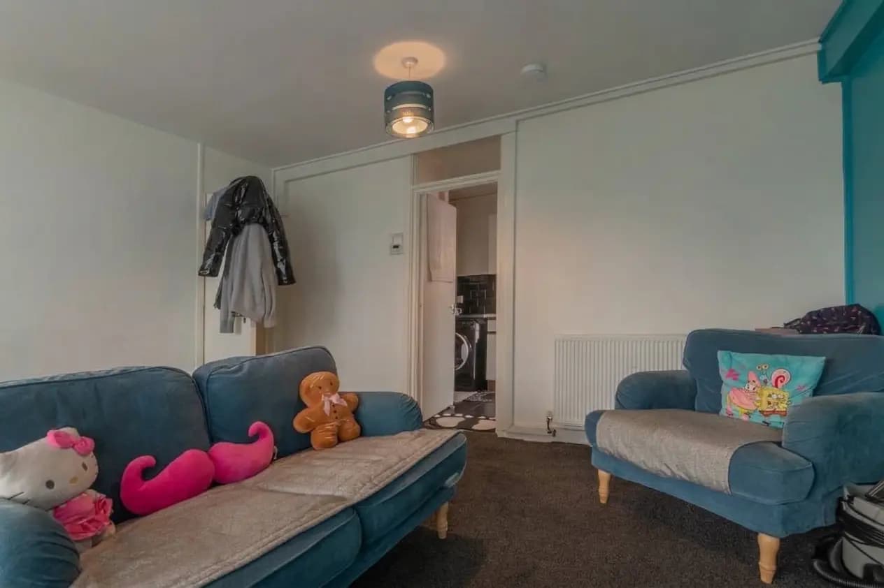 property photo 3 of 22