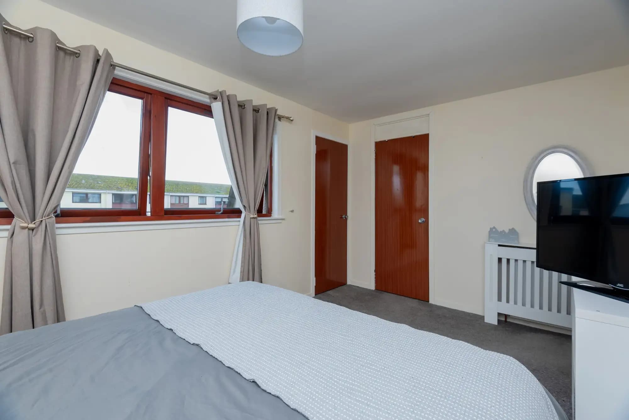 property photo 18 of 33