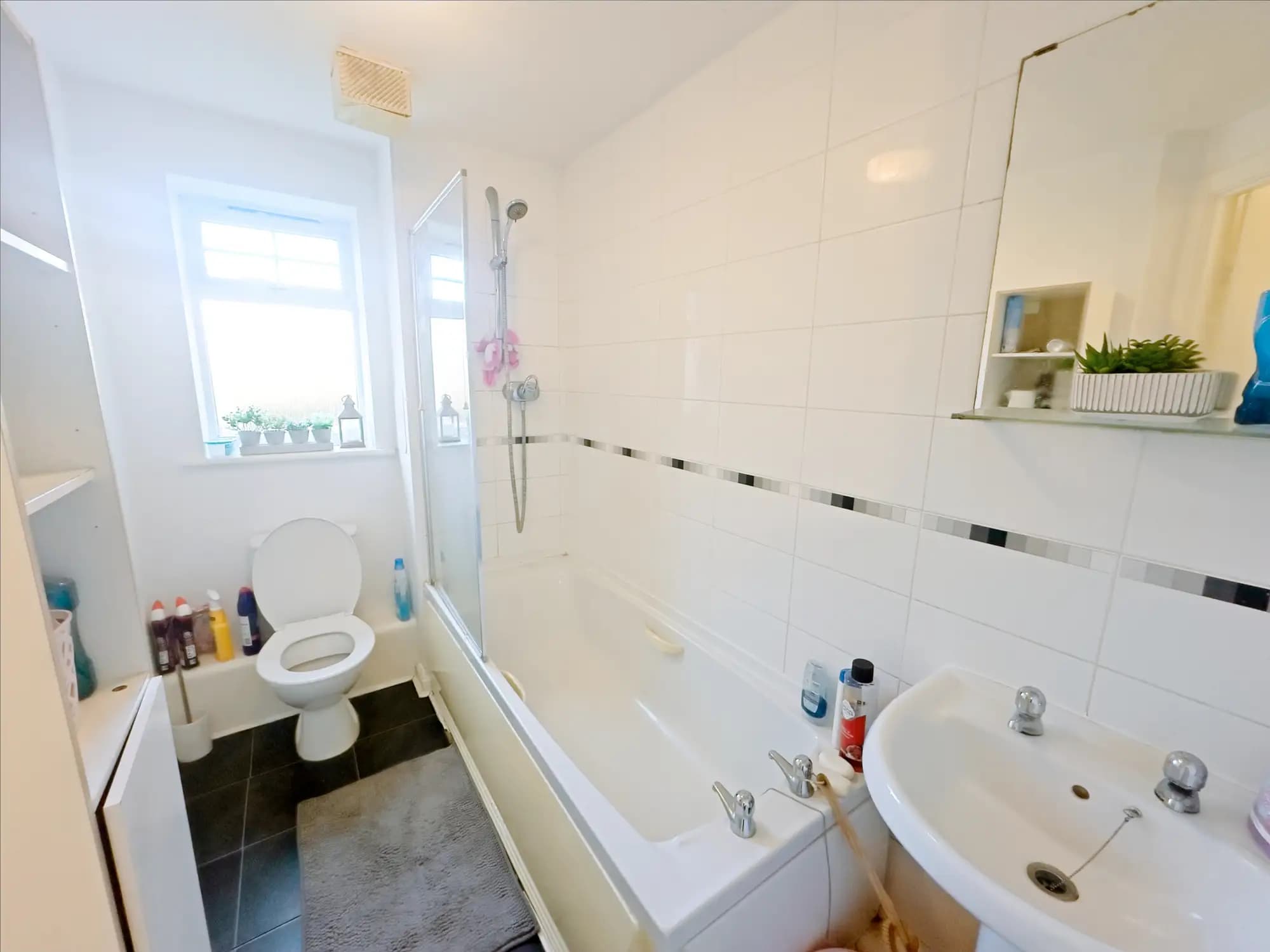 property photo 8 of 23