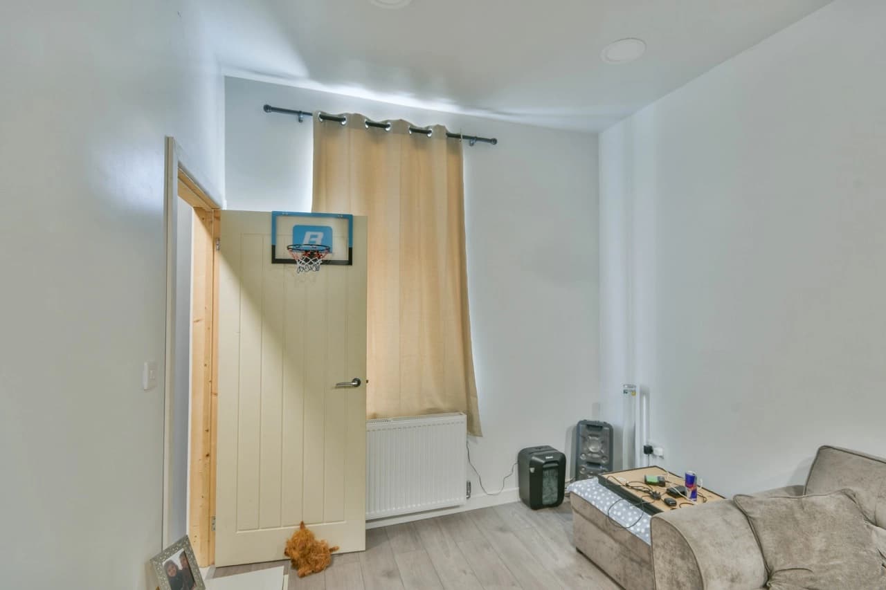 property photo 4 of 19