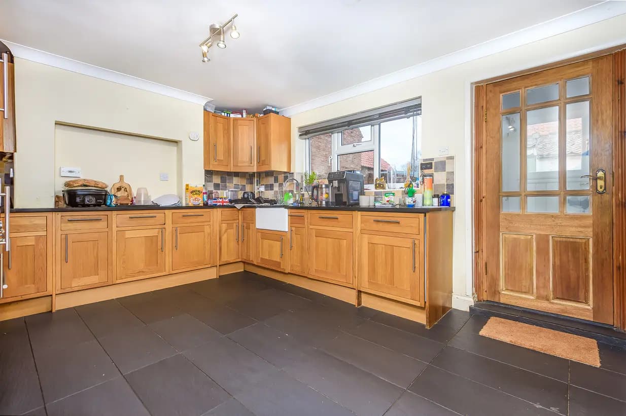 property photo 5 of 24