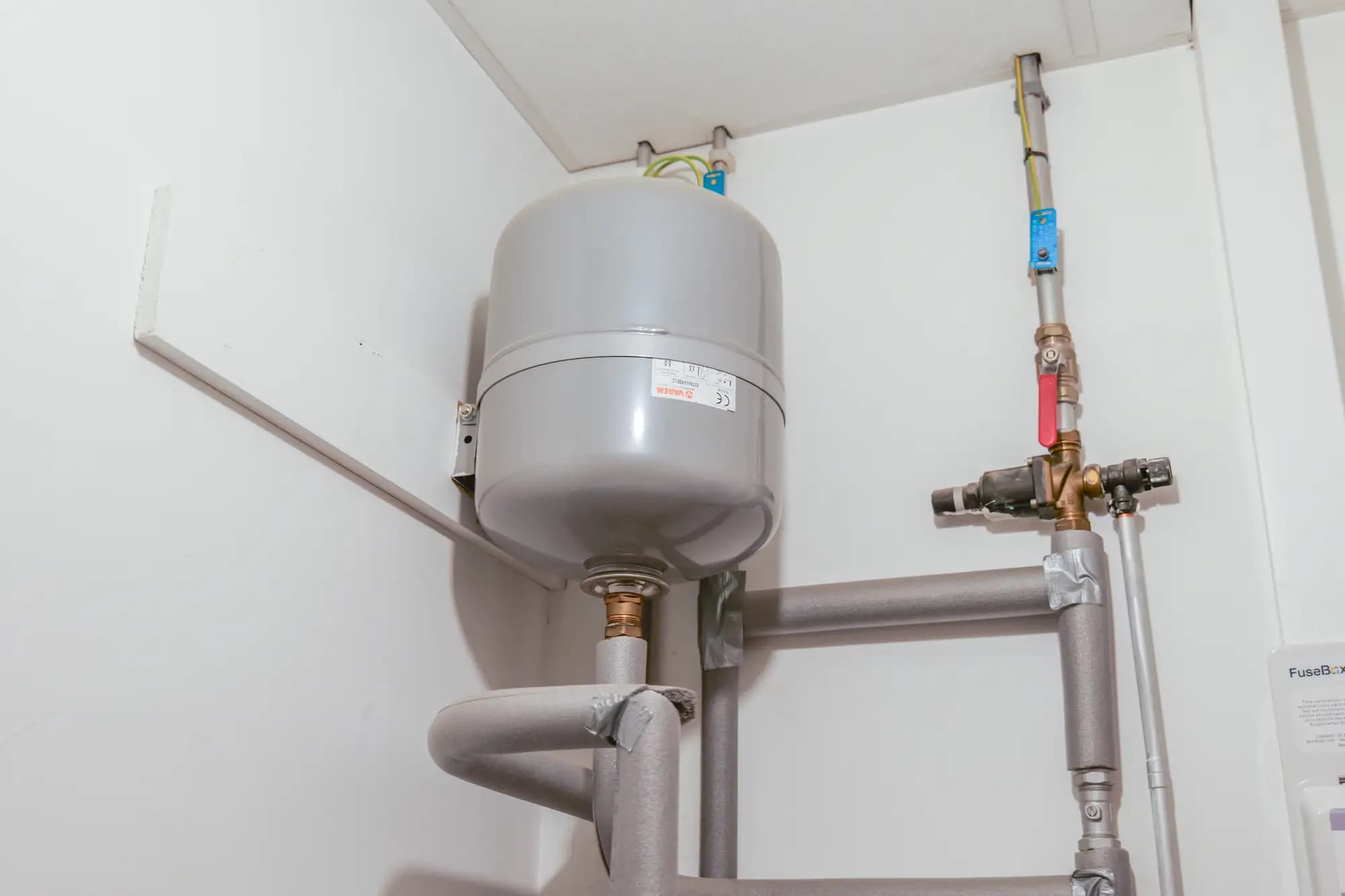 property photo 9 of 17