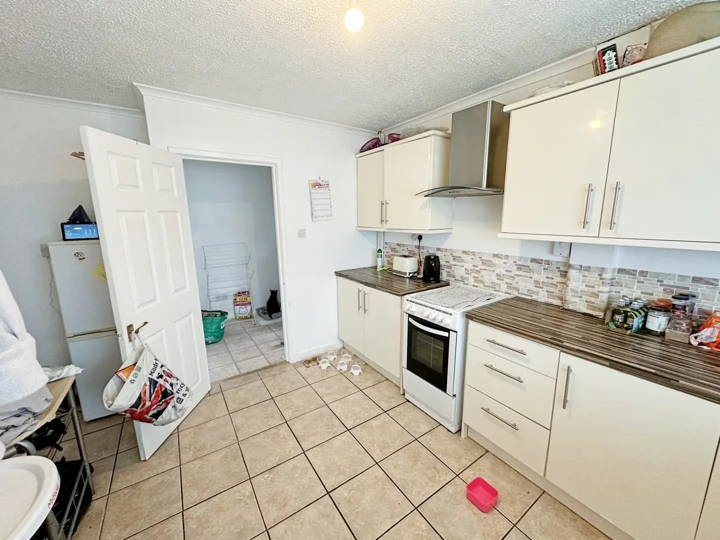 property photo 5 of 32