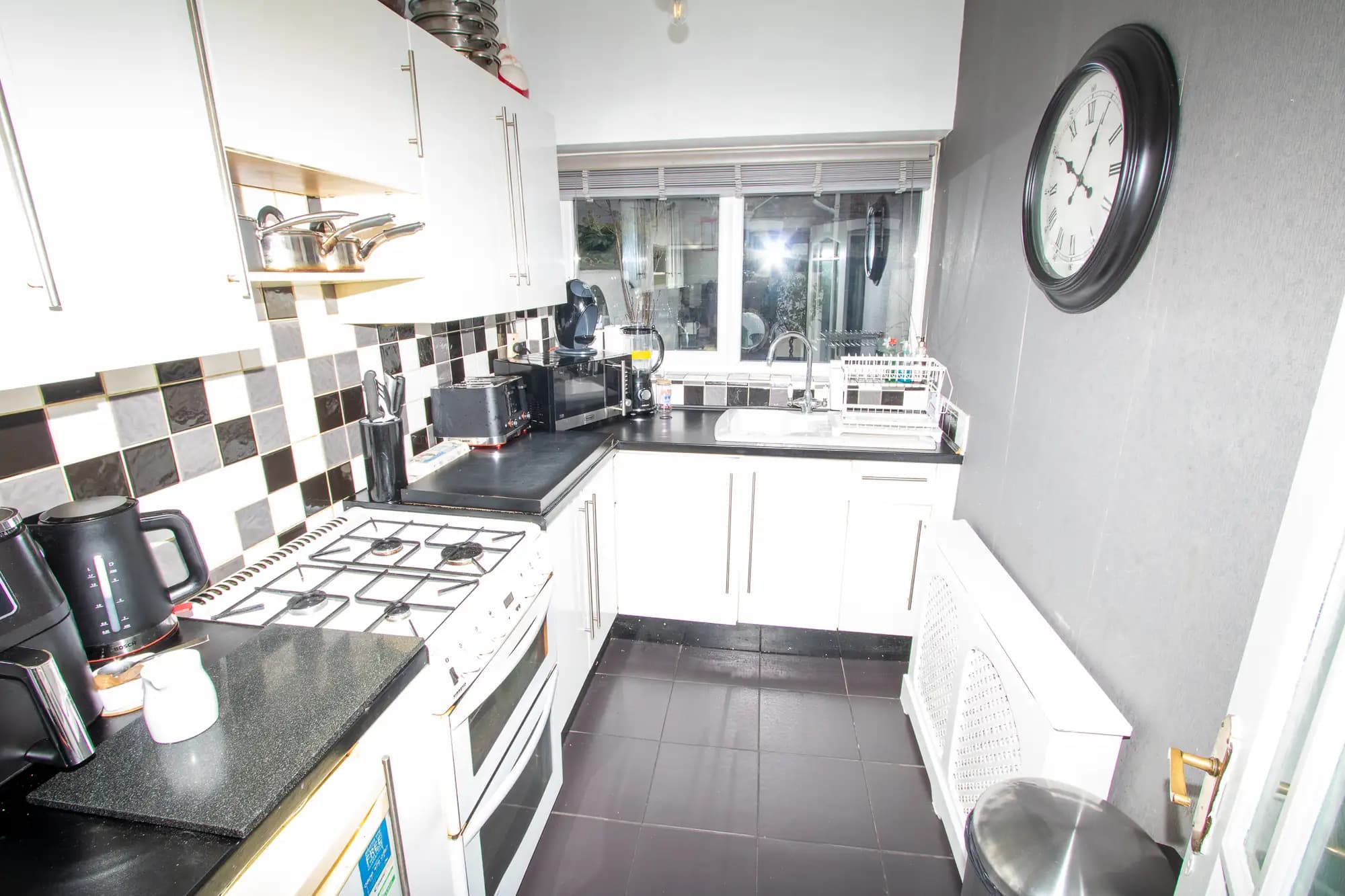 property photo 6 of 15