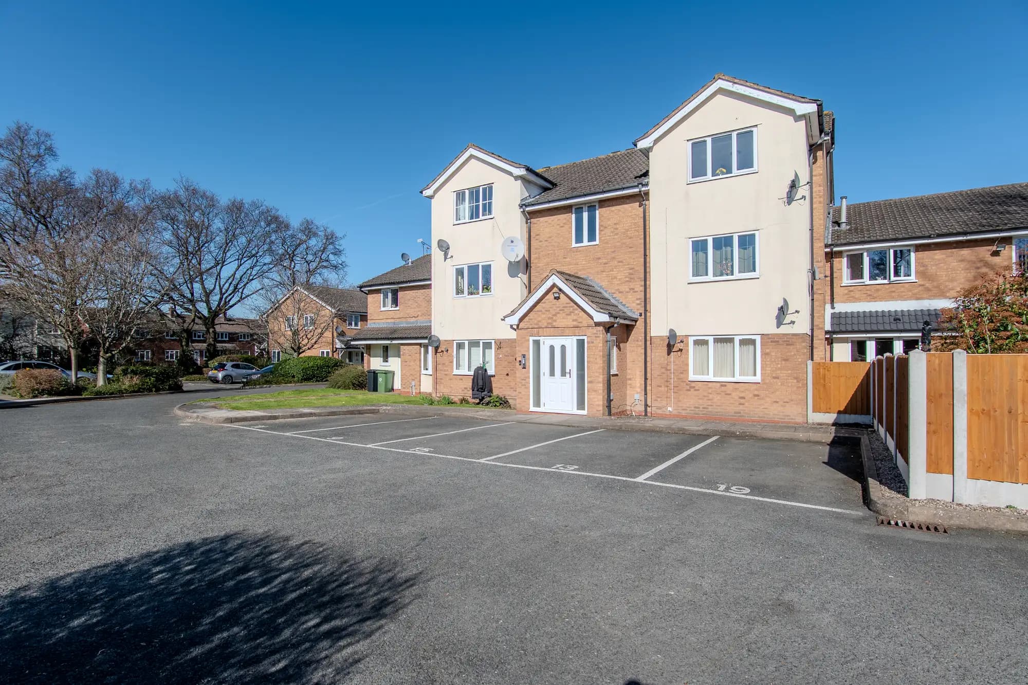 property photo 16 of 18