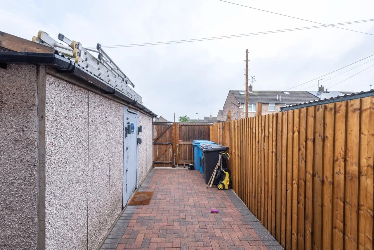 property photo 27 of 28