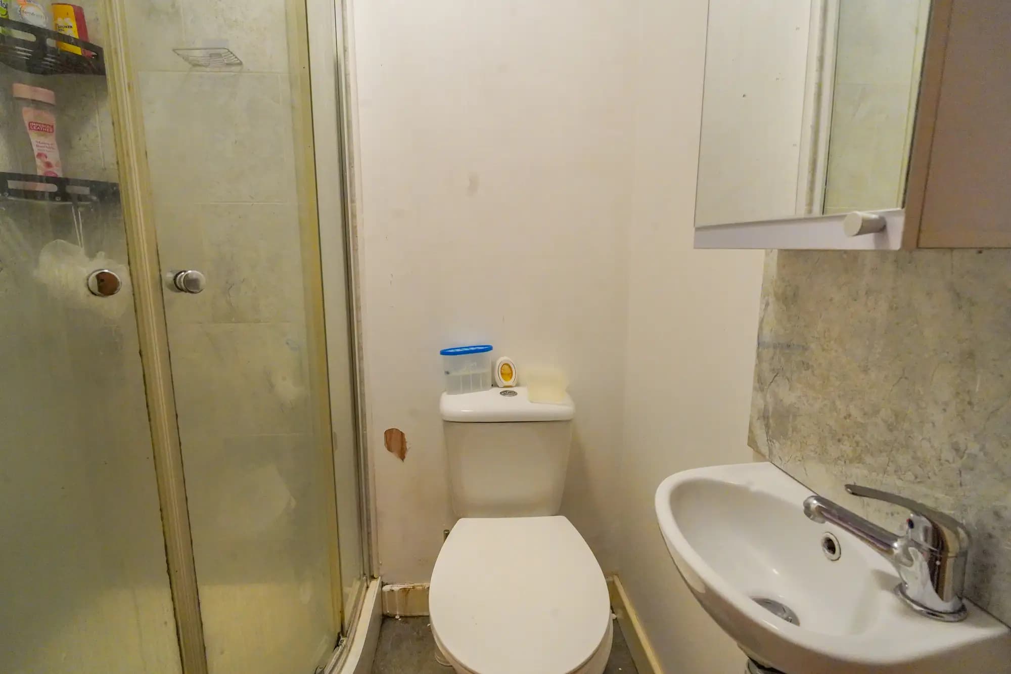 property photo 5 of 10