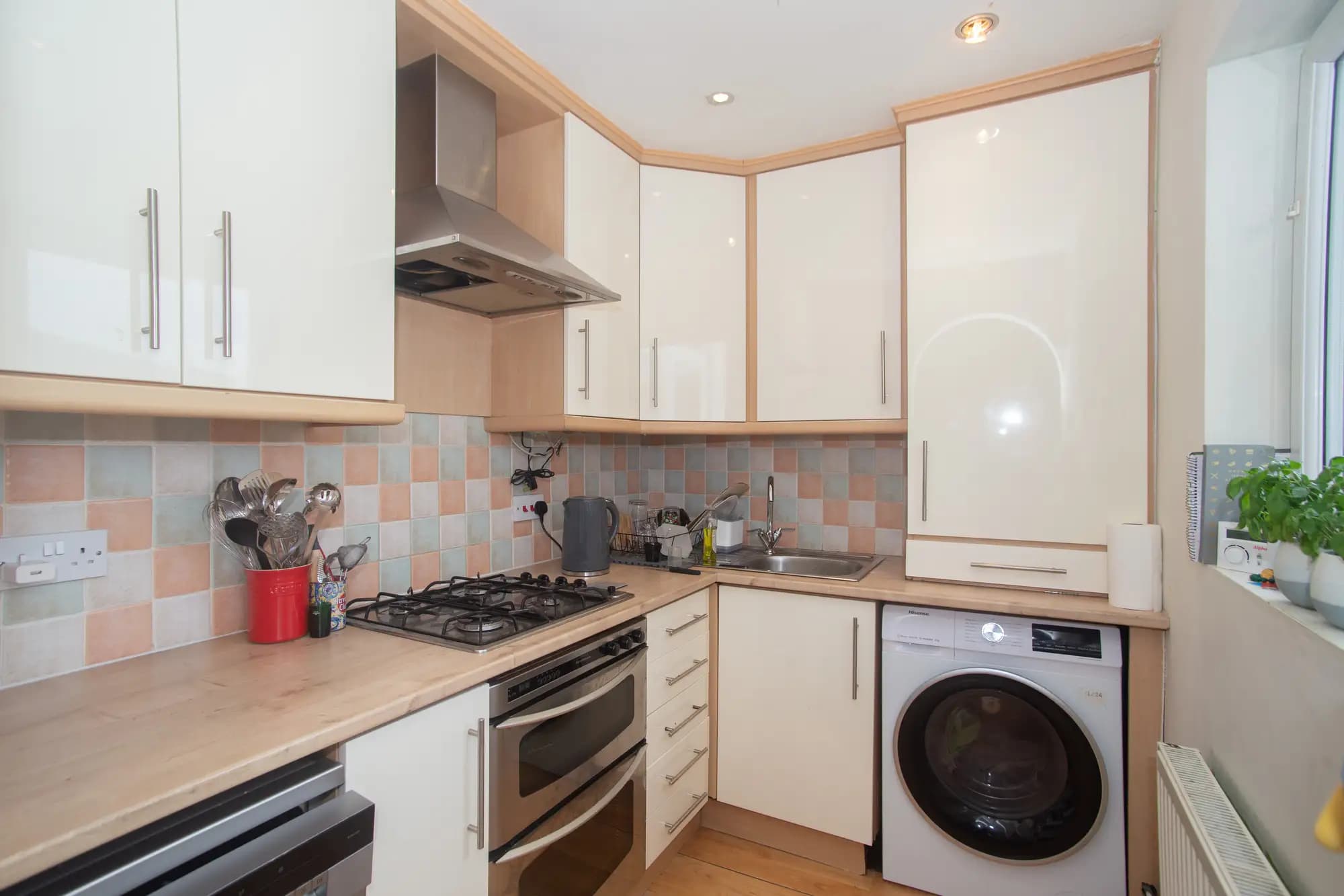 property photo 5 of 14