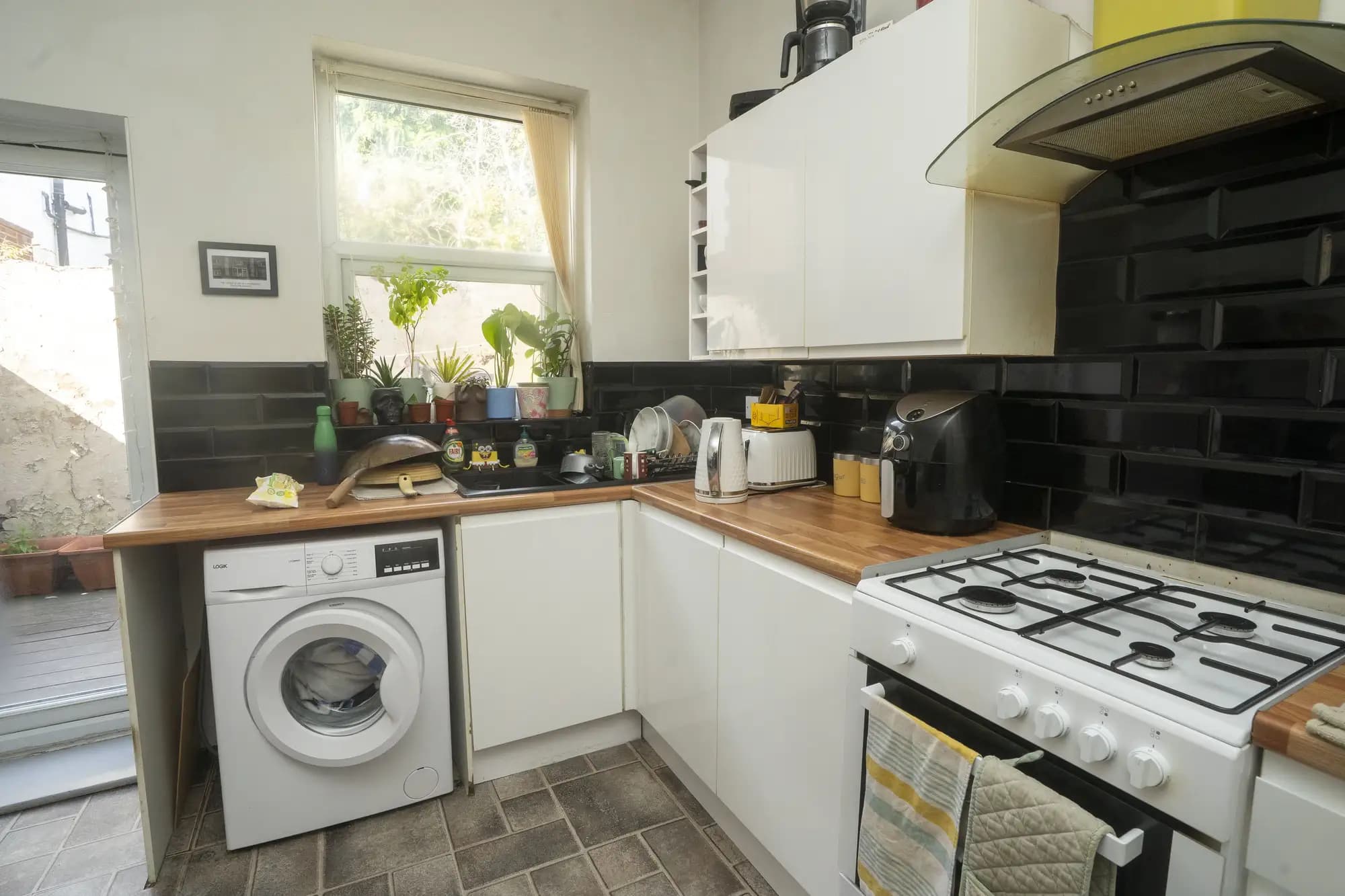 property photo 7 of 31