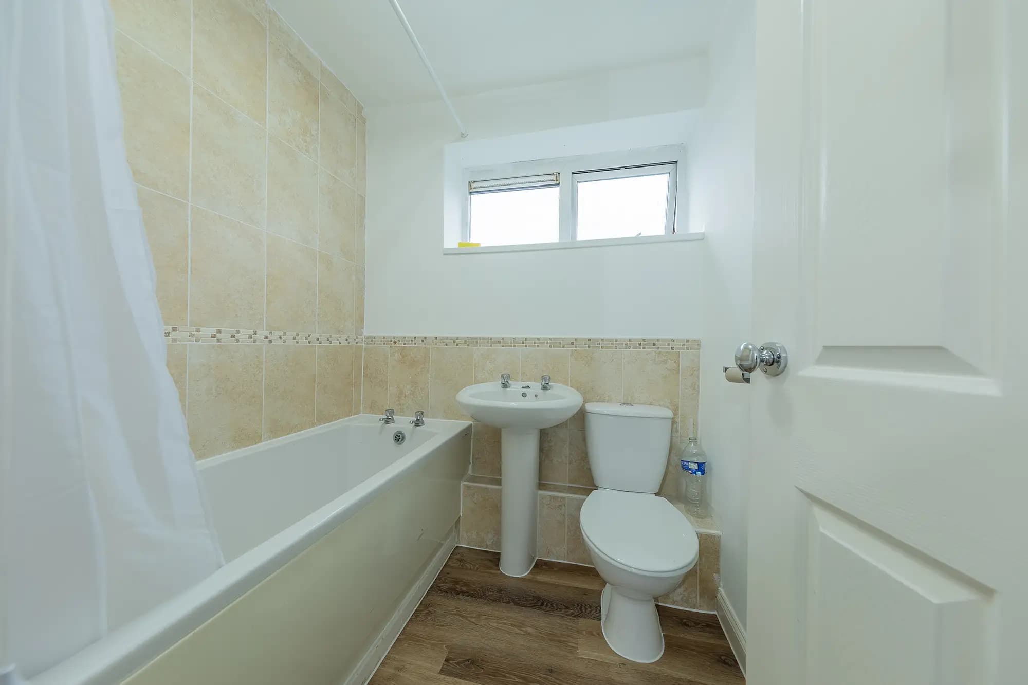 property photo 8 of 20