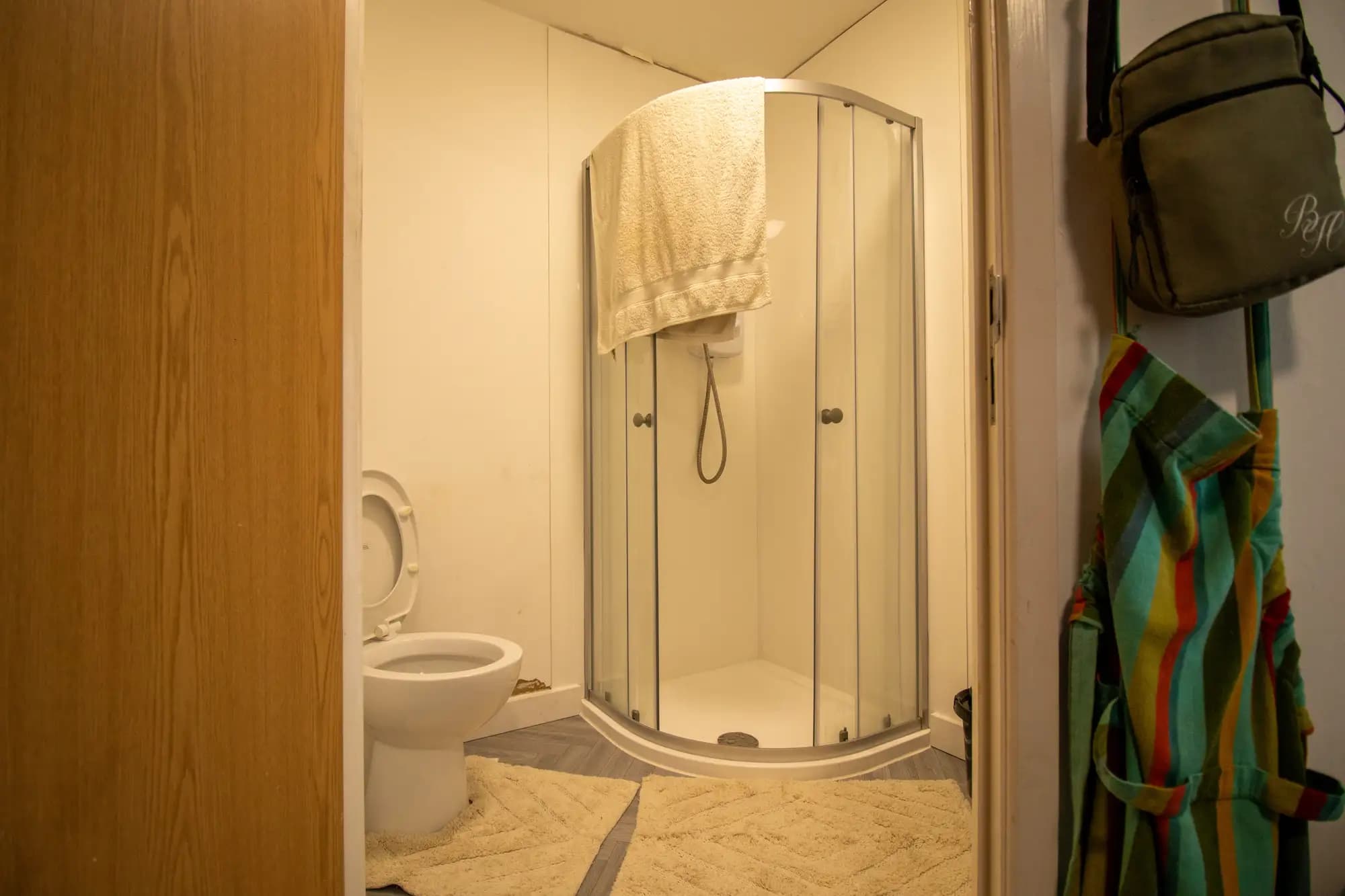 property photo 4 of 9