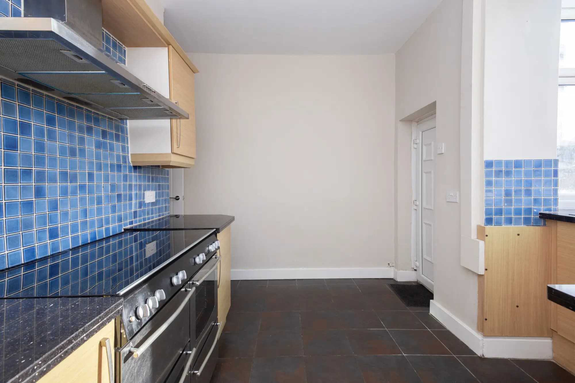 property photo 7 of 23
